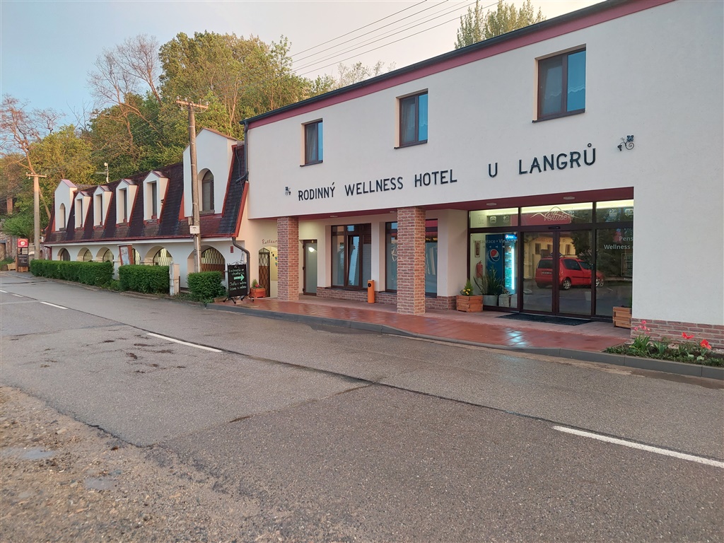 Levně Hotel U Langrů - Dolní Věstonice